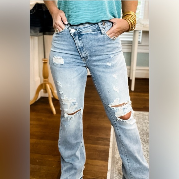 Risen Jeans Criss-Cross Distressed Flare Size 13/31 - Picture 2 of 8